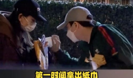 911爆料吃瓜网红领巾,911爆料背后的吃瓜风云